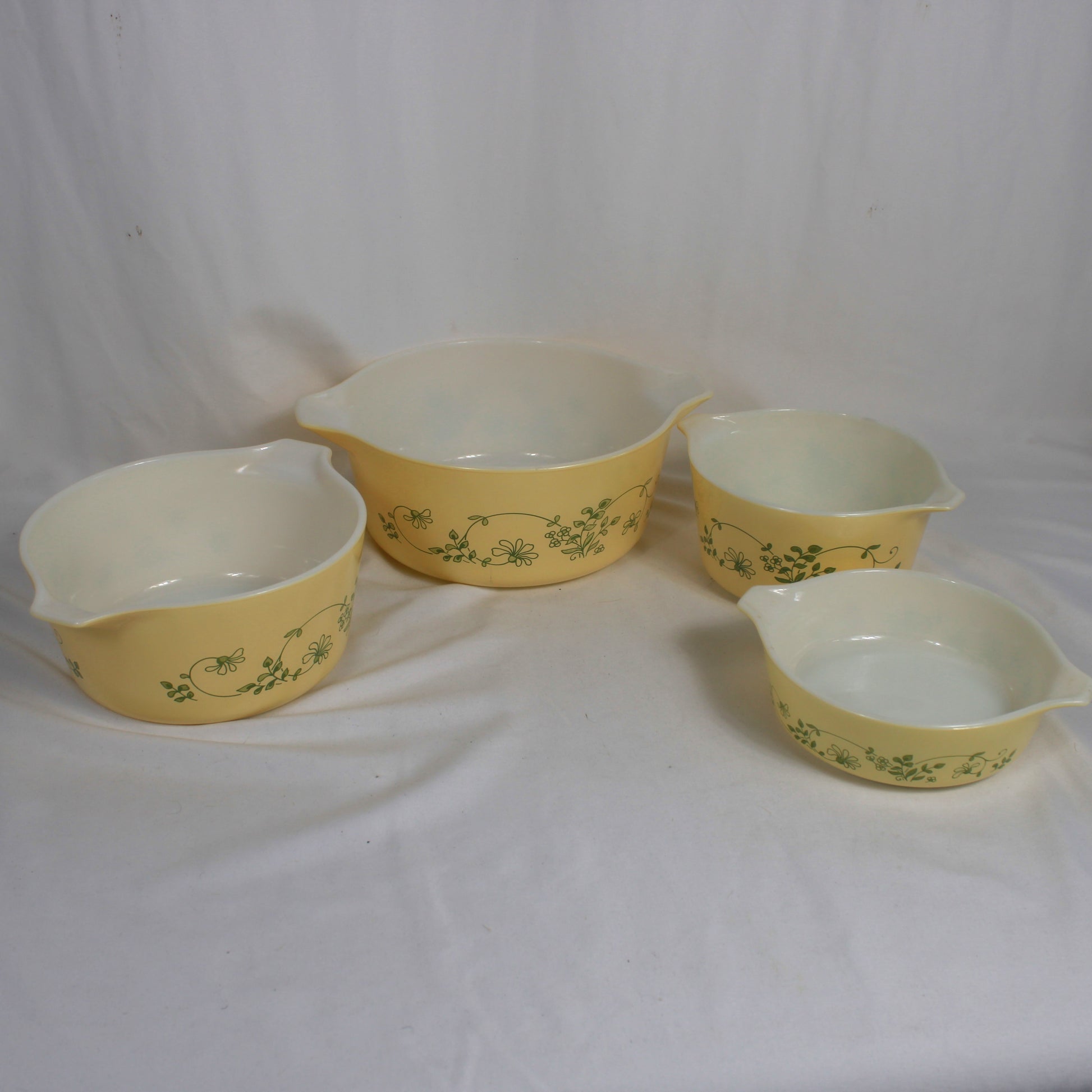 Pyrex Shenandoah Round Casserole Bowl Set (#471, #472, #473, #474)