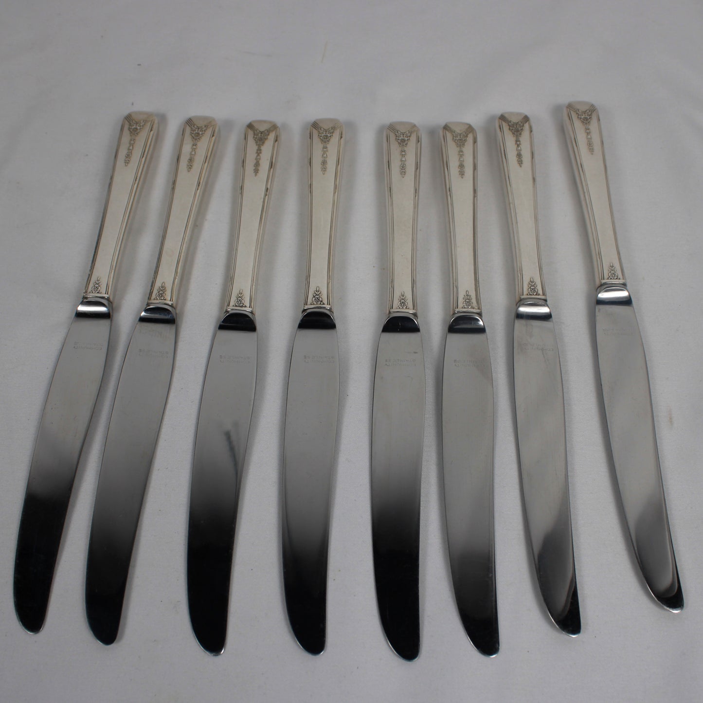 Oneida Community Plate Milady Silverplate Flatware Set with Storage Chest - 79 Pieces