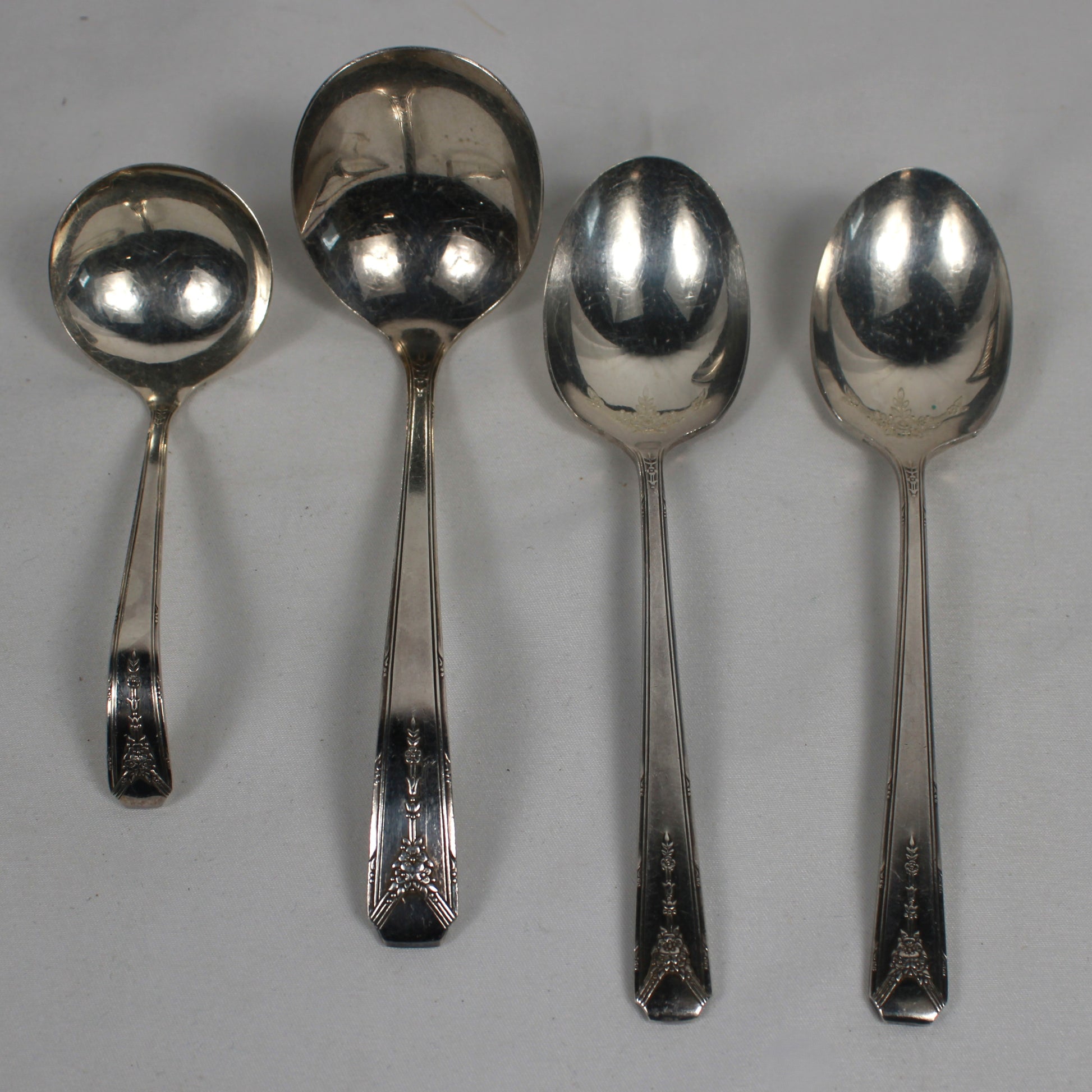 Oneida Community Plate Milady Silverplate Flatware Set with Storage Chest - 79 Pieces