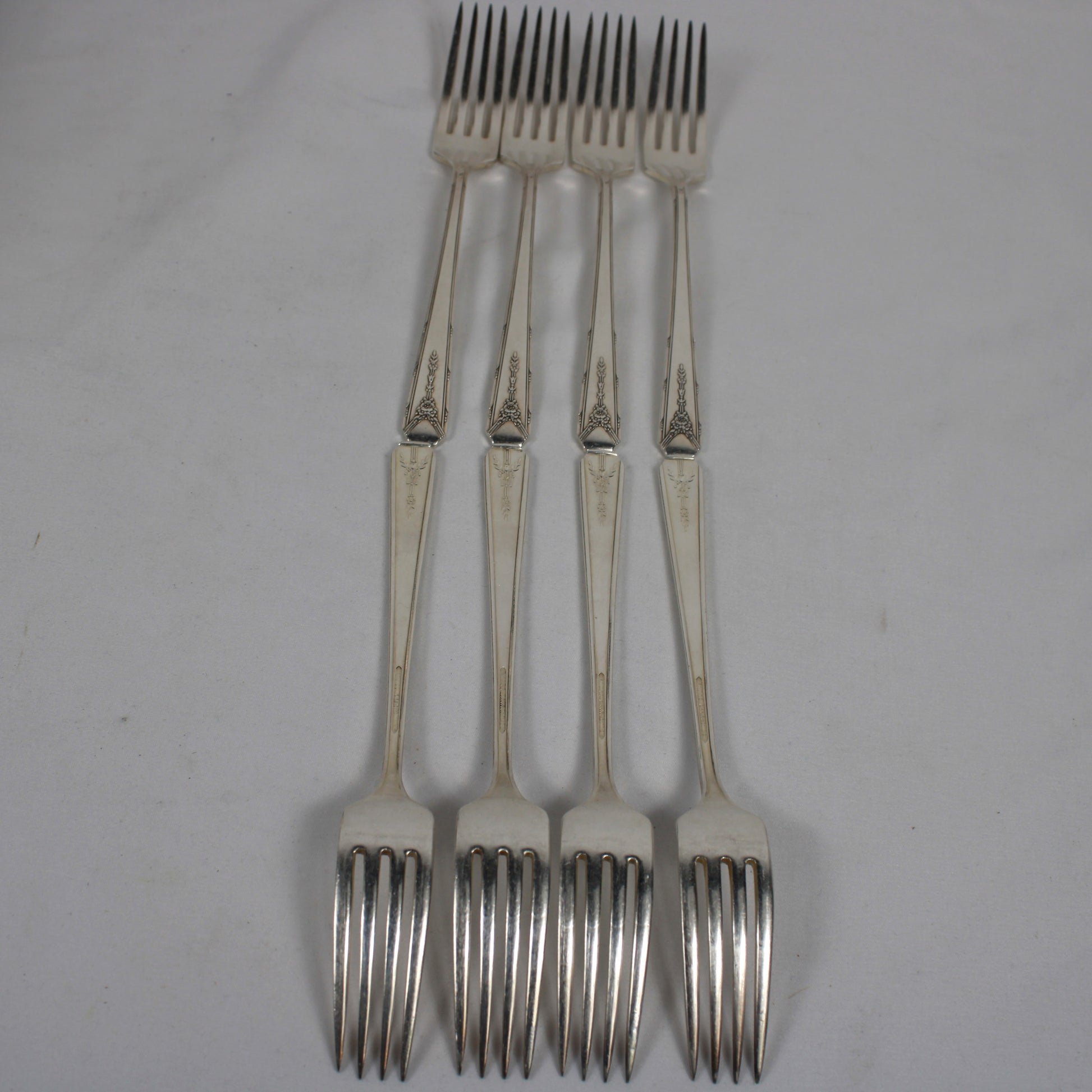 Oneida Community Plate Milady Silverplate Flatware Set with Storage Chest - 79 Pieces