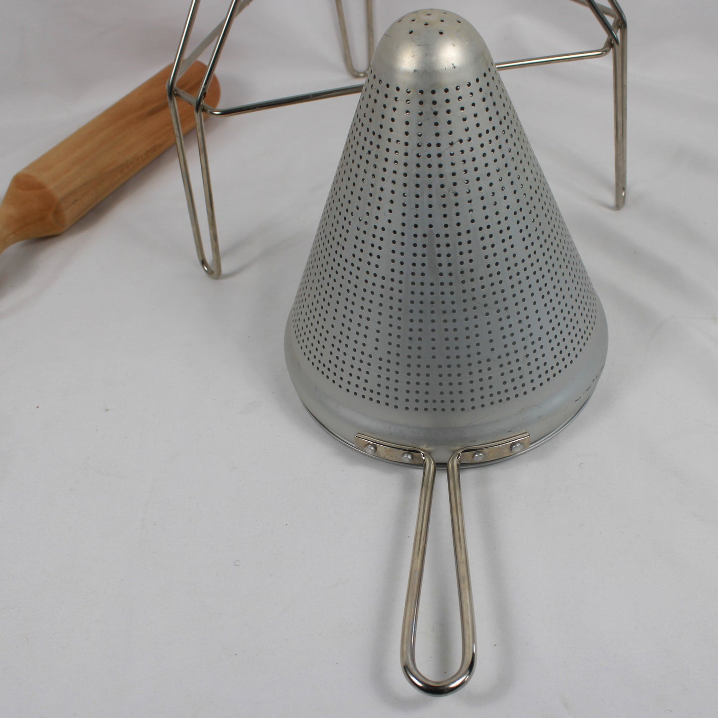 Aluminum Chinois Strainer Set with Chrome Stand and Wooden Pestle