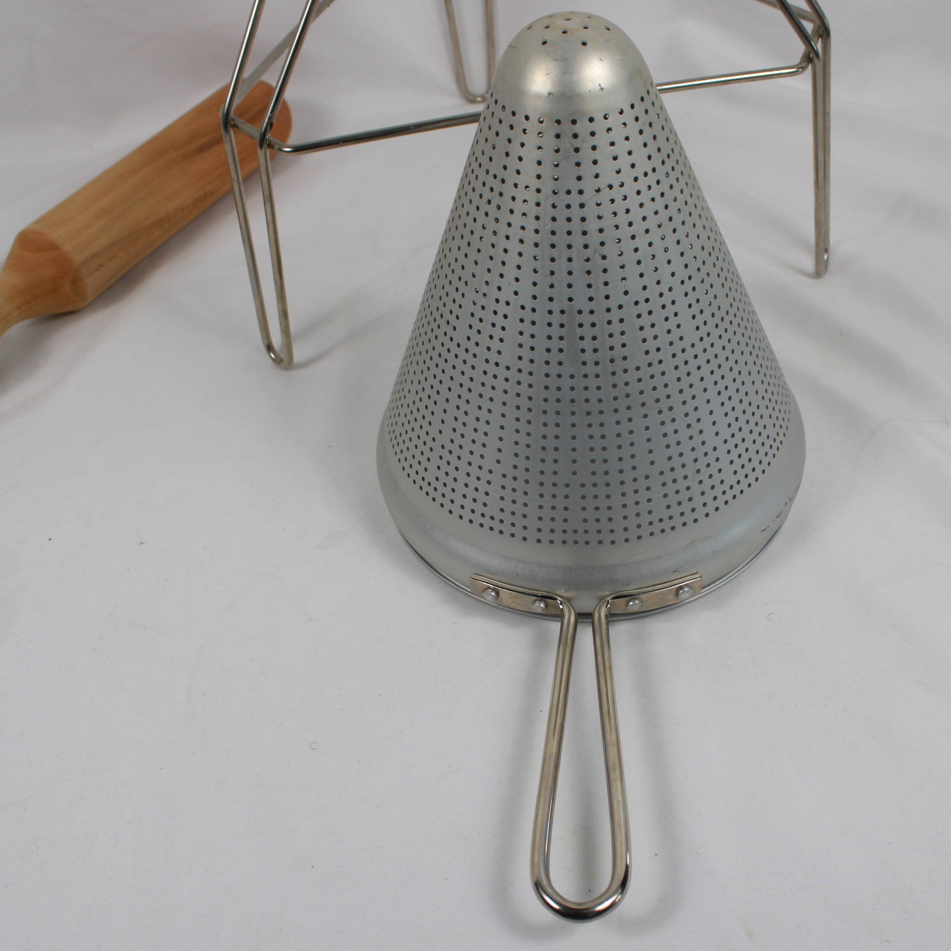 Aluminum Chinois Strainer Set with Chrome Stand and Wooden Pestle