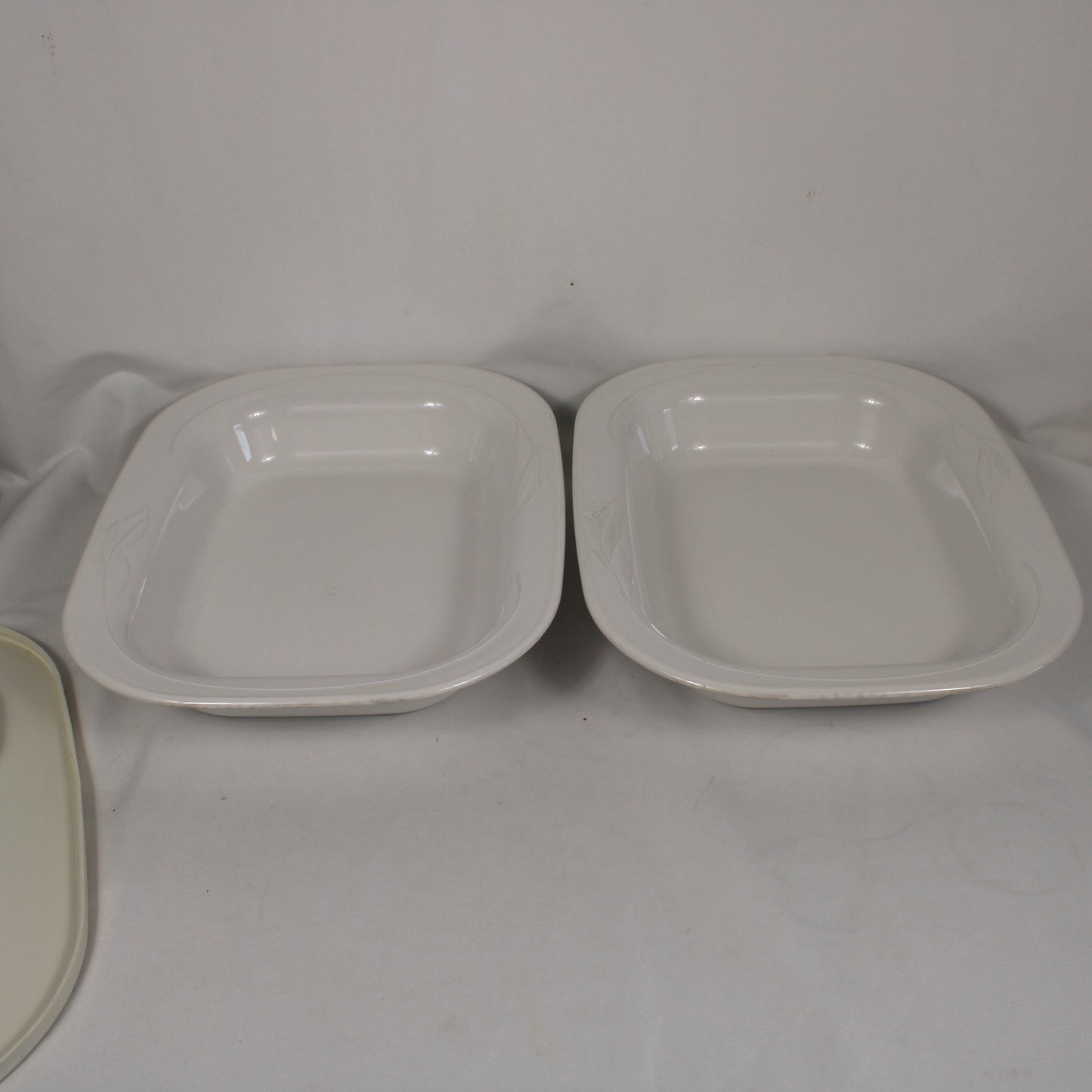 Corning Ware Casual Elegance White Casserole Baking Dishes Set of 2