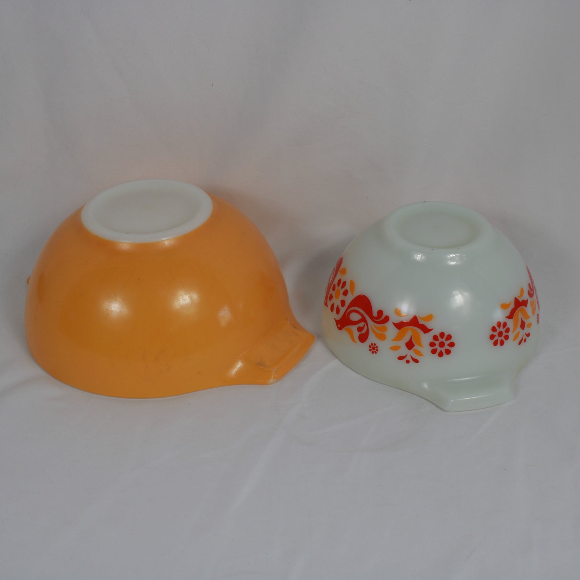 Pyrex Friendship Cinderella Mixing Bowls, Set of 2 (441 & 442)