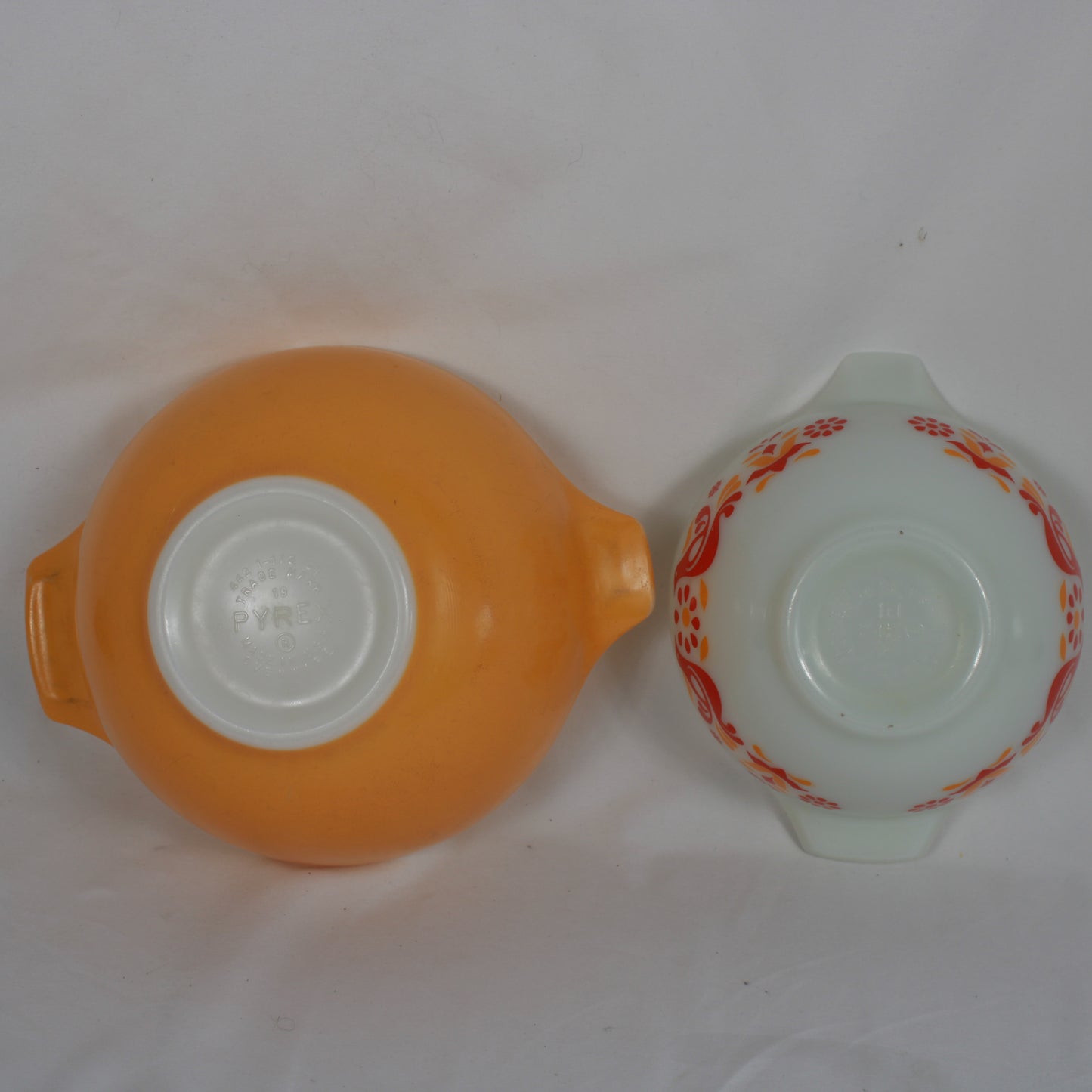 Pyrex Friendship Cinderella Mixing Bowls, Set of 2 (441 & 442)