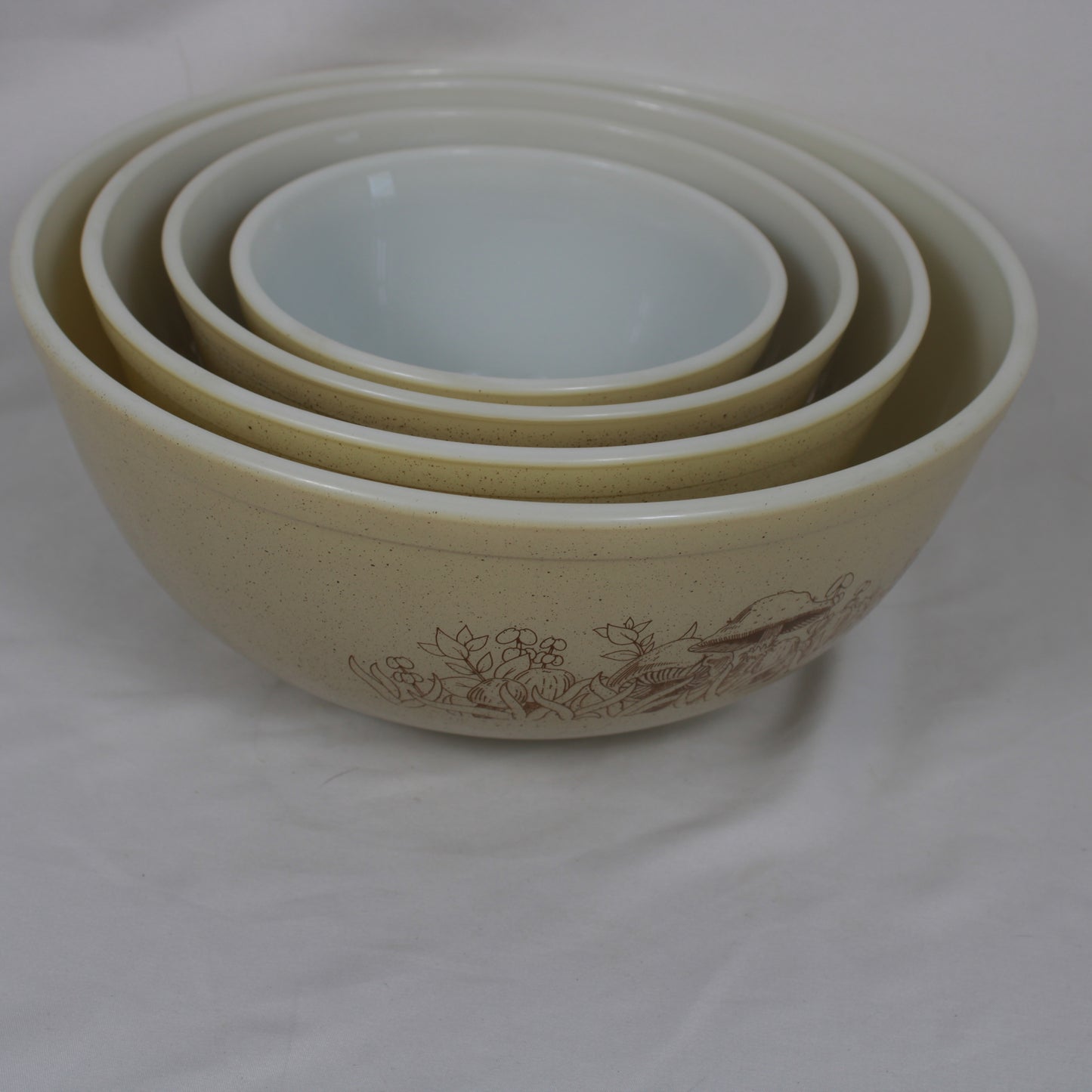 Pyrex Forest Fancies Speckled Mushroom Mixing Bowl Set of 4