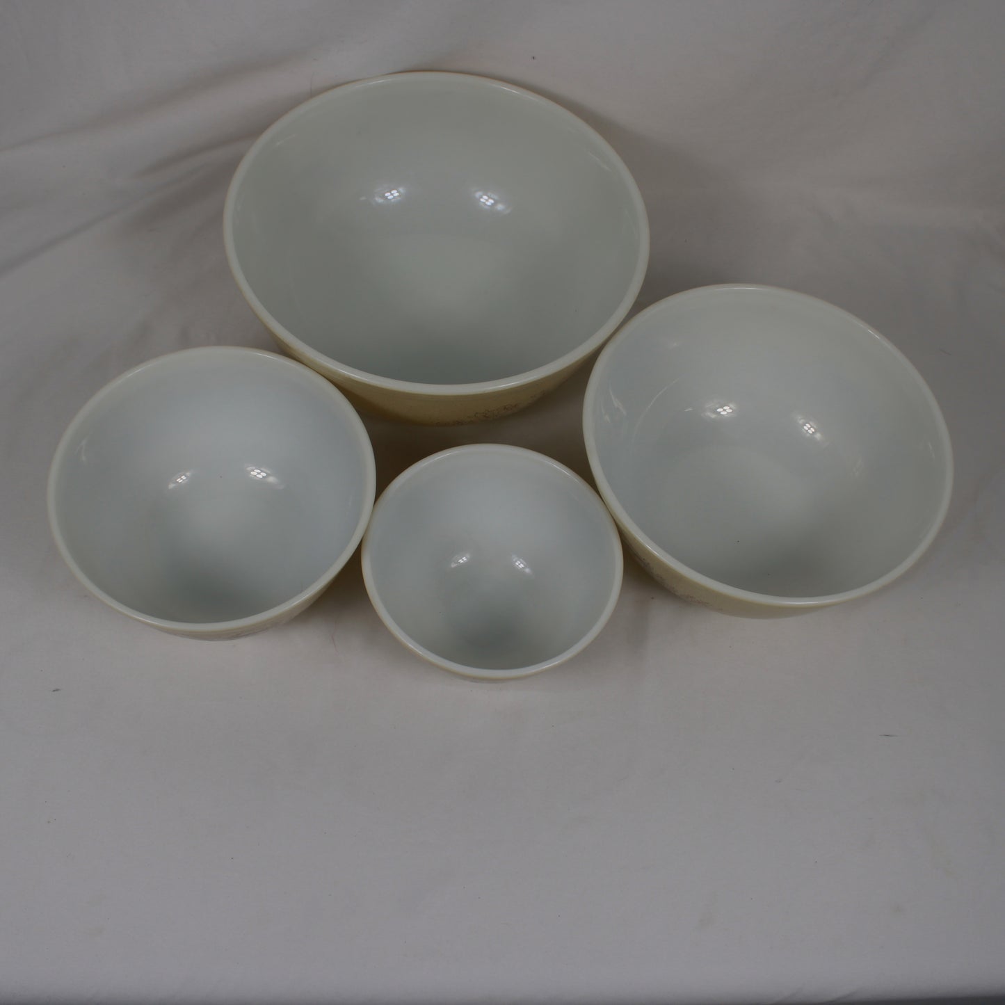 Pyrex Forest Fancies Speckled Mushroom Mixing Bowl Set of 4
