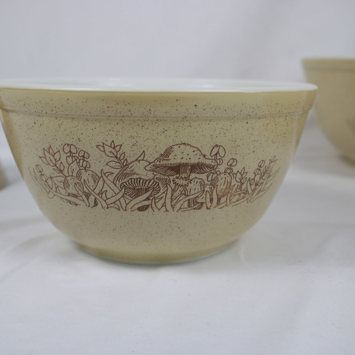 Pyrex Forest Fancies Speckled Mushroom Mixing Bowl Set of 4
