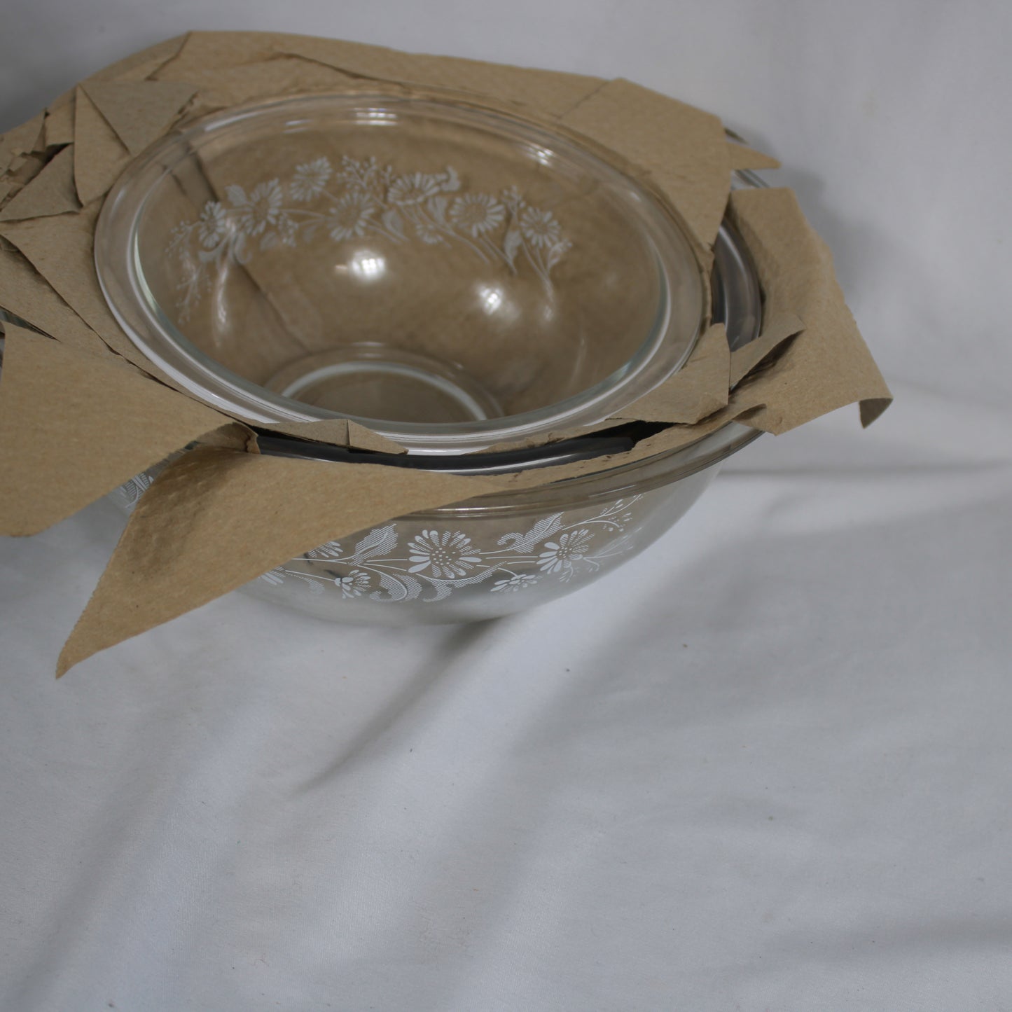 Pyrex White Lace Glass Nesting Bowl Set (3-Piece, In Box)