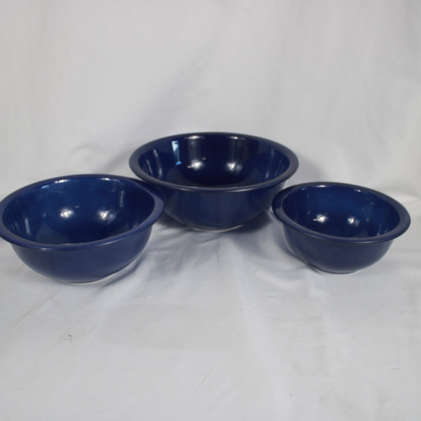 Pyrex Cobalt Blue Glass Mixing Bowl Set in Box (3 Pieces)