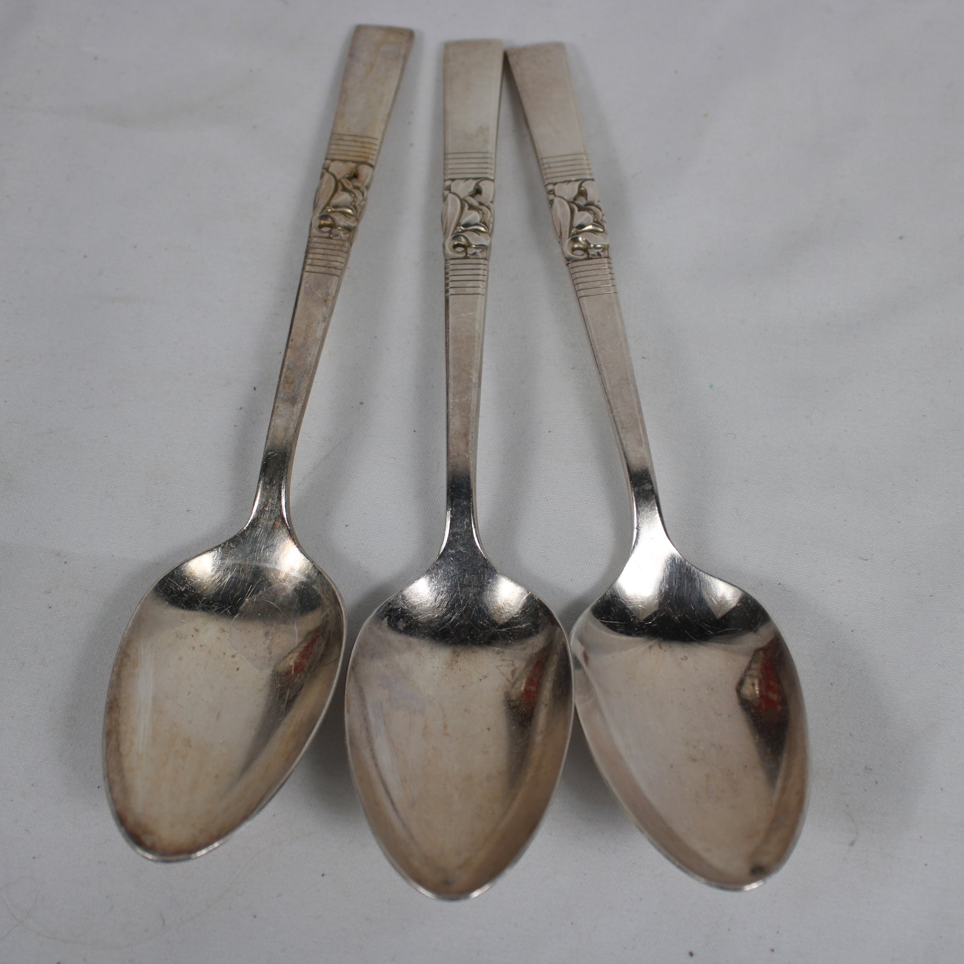 Oneida Community Silverplate Flatware Set with Fitted Wooden Tarnish Chest