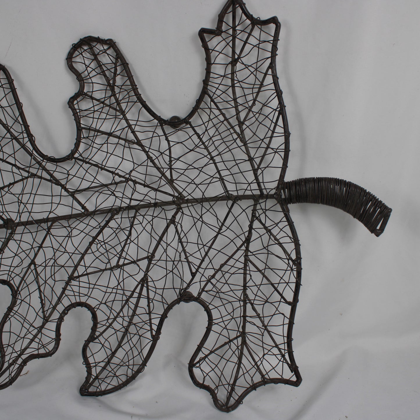 Rustic Dark Metal Wire Oak Leaf Wall Art Decor