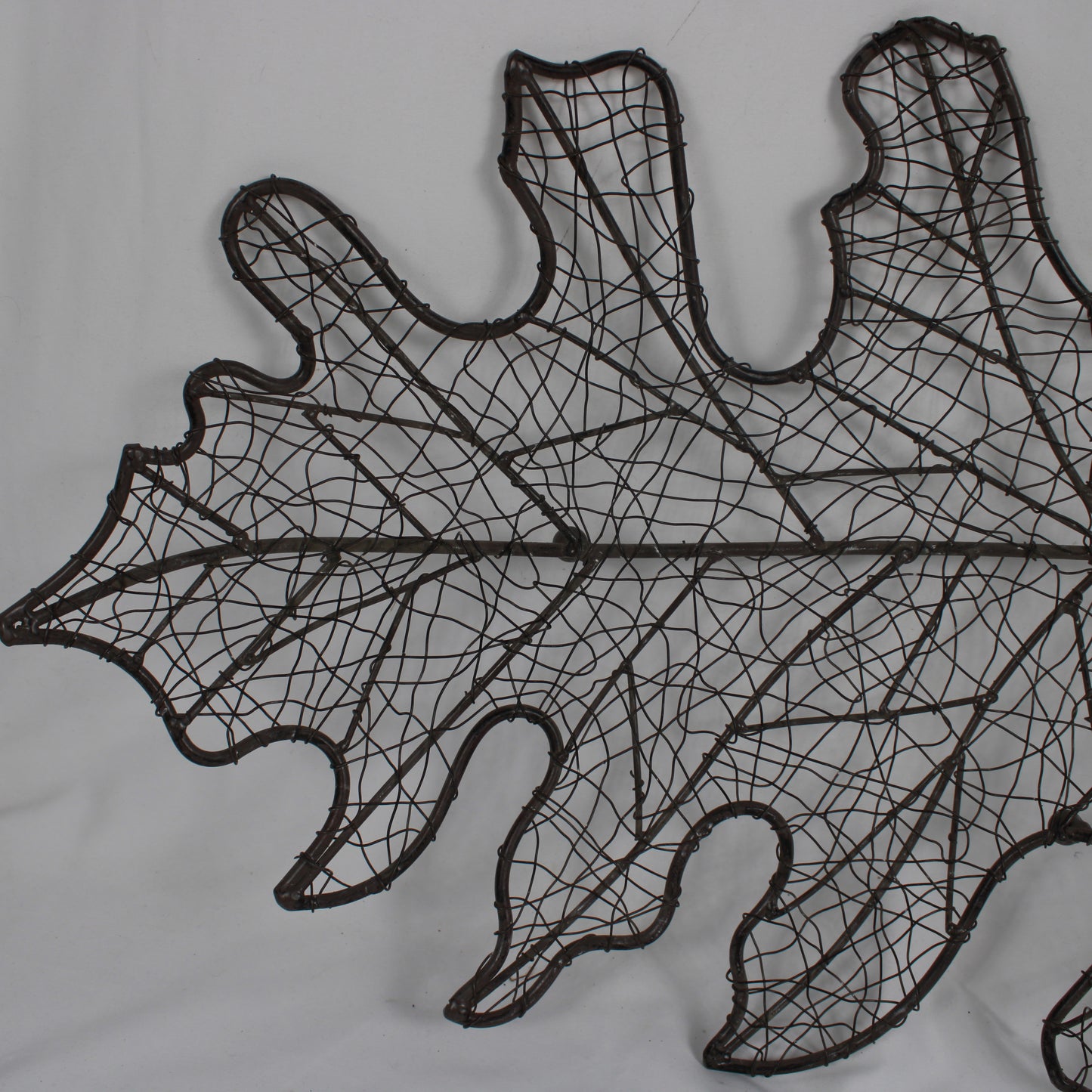 Rustic Dark Metal Wire Oak Leaf Wall Art Decor