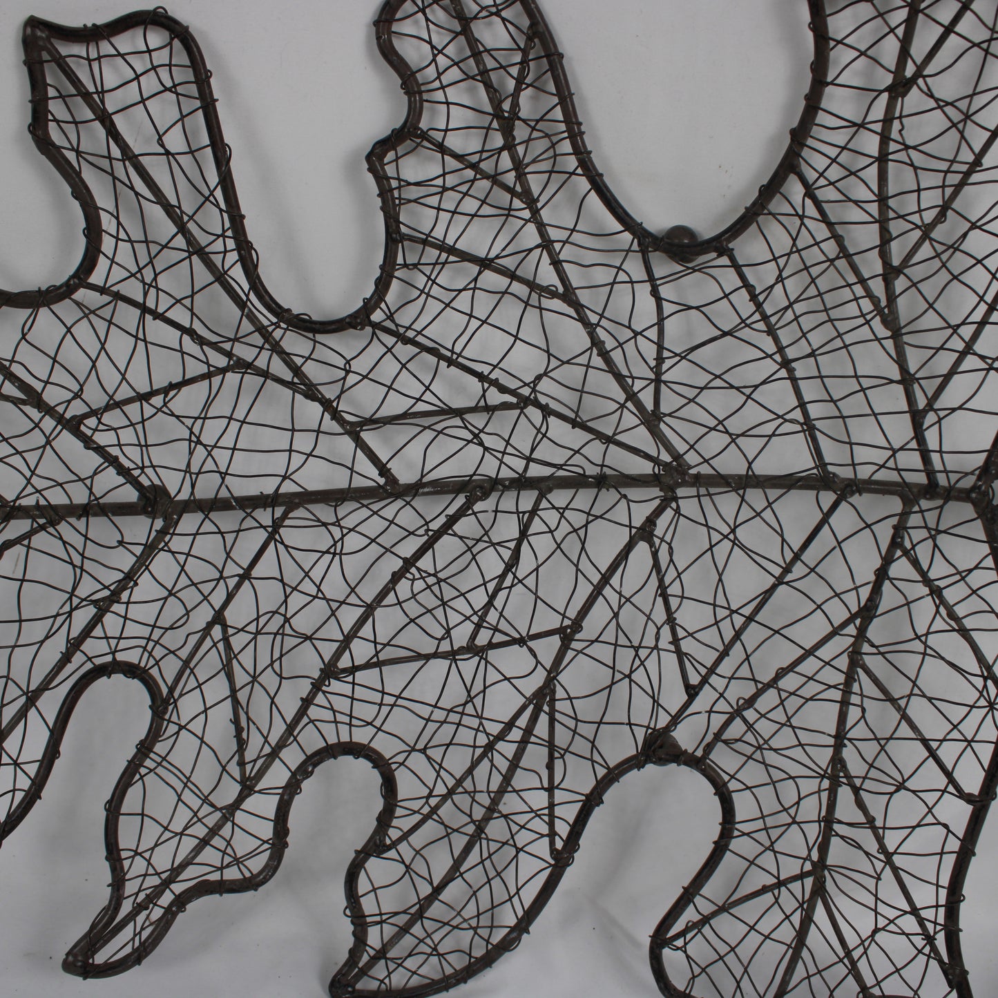 Rustic Dark Metal Wire Oak Leaf Wall Art Decor