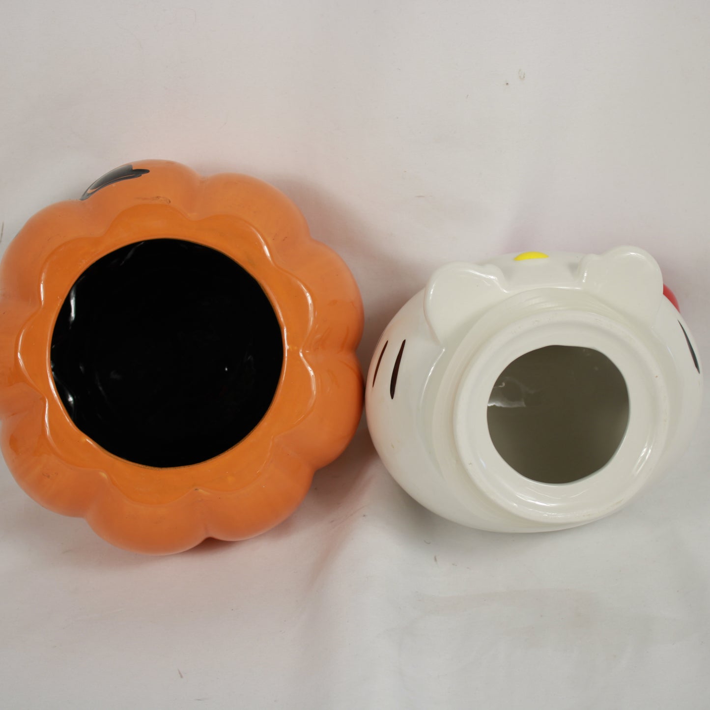 Sanrio Hello Kitty Spooky Eyeball Bow Halloween Pumpkin Ceramic Cookie Jar