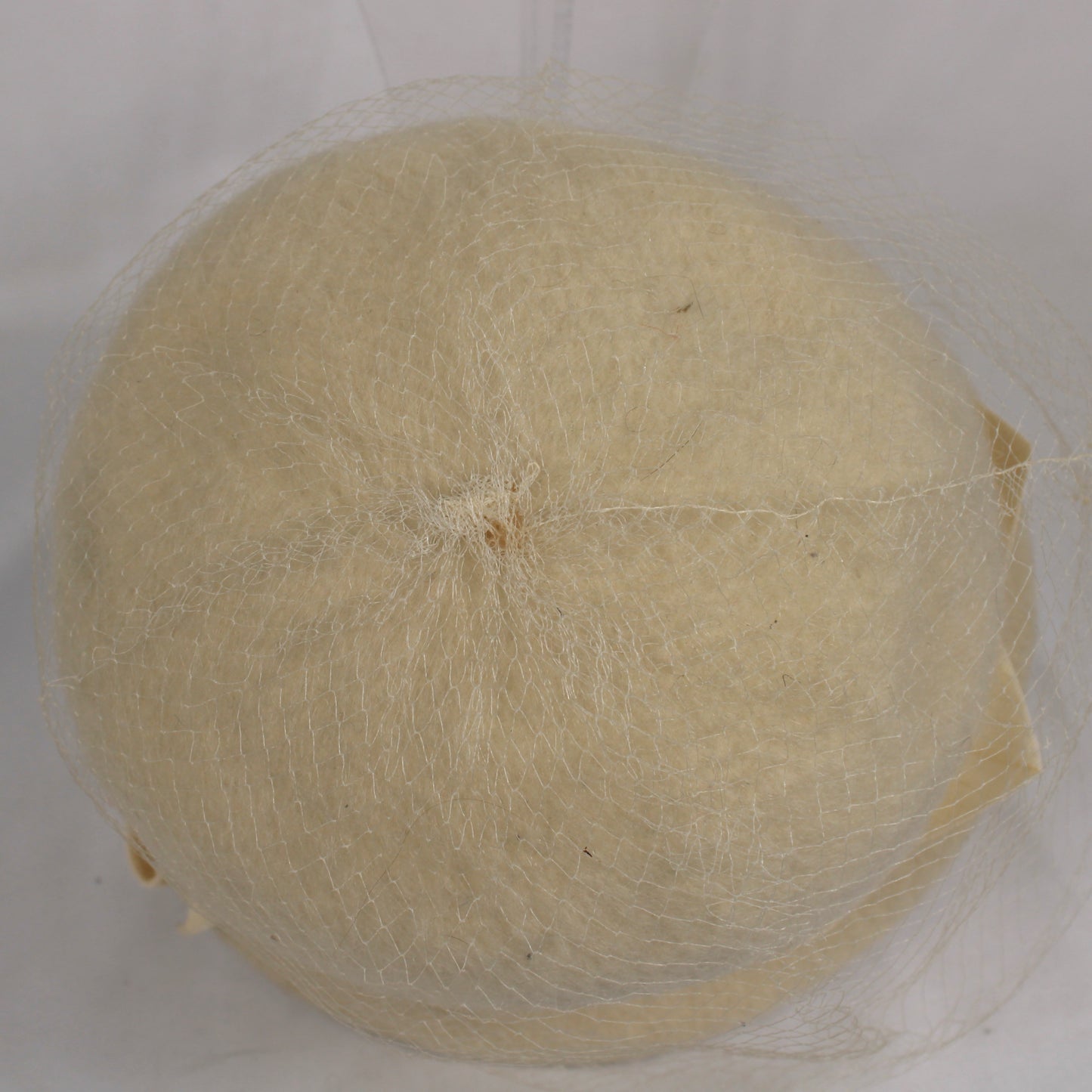 Cream Wool Felt Cloche Hat – 1960s Union Made Pillbox with Net Veiling & Bow