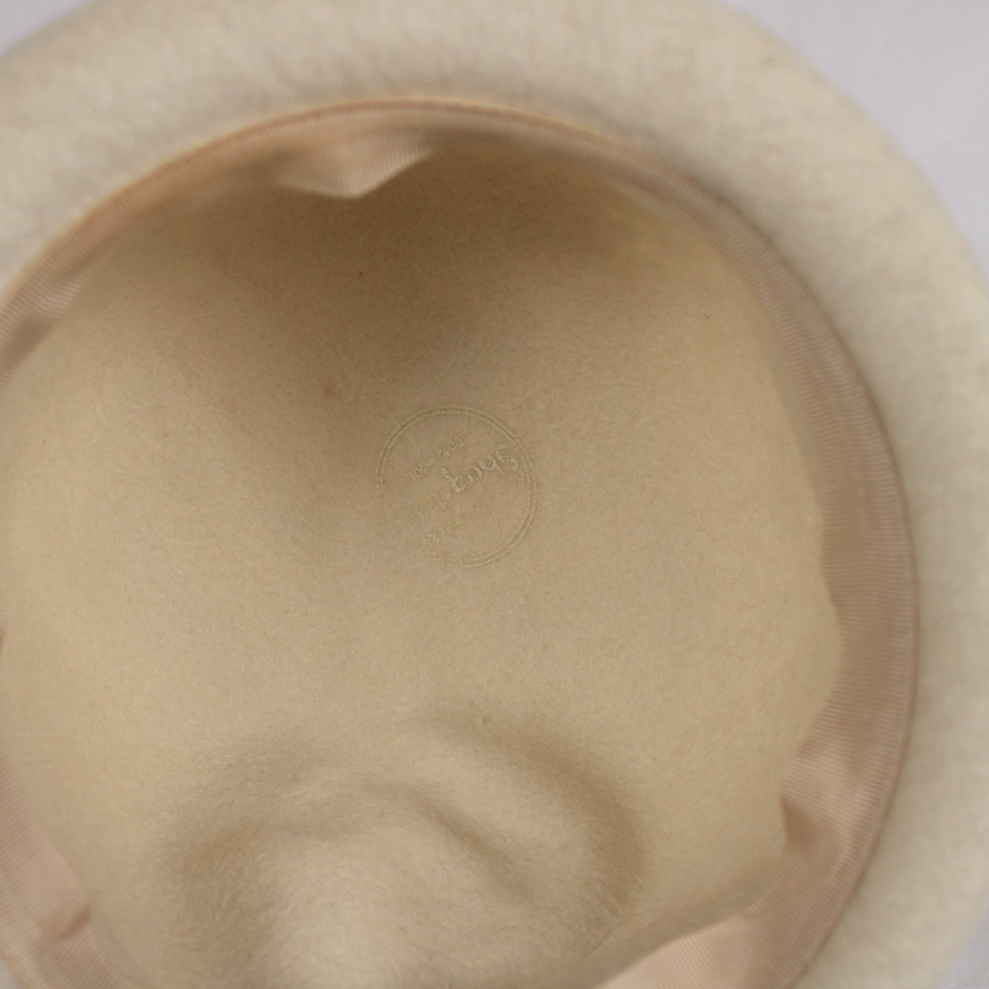Cream Wool Felt Cloche Hat – 1960s Union Made Pillbox with Net Veiling & Bow