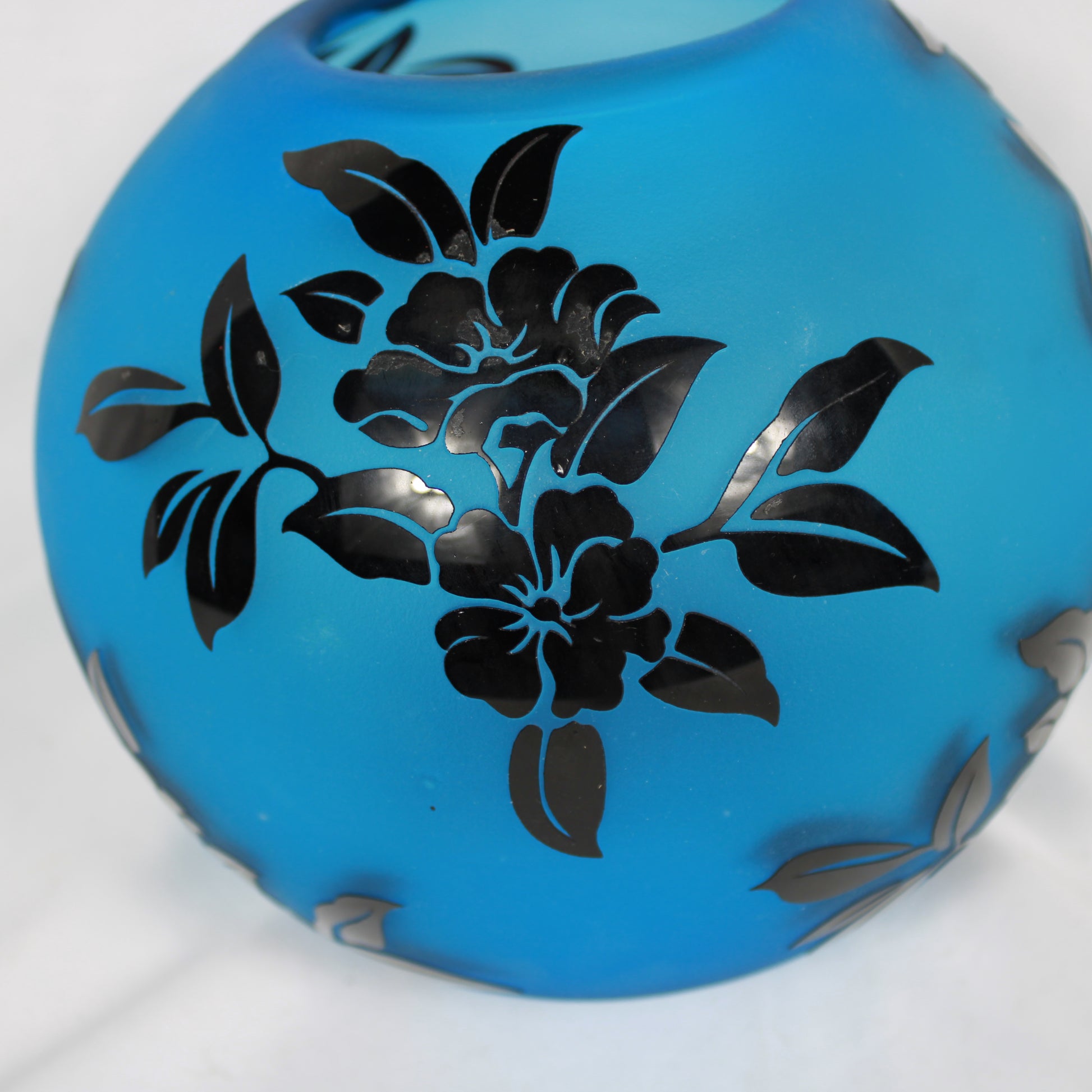 Deco Blue Frosted Cameo Art Glass Spherical Floral Bulb Vase