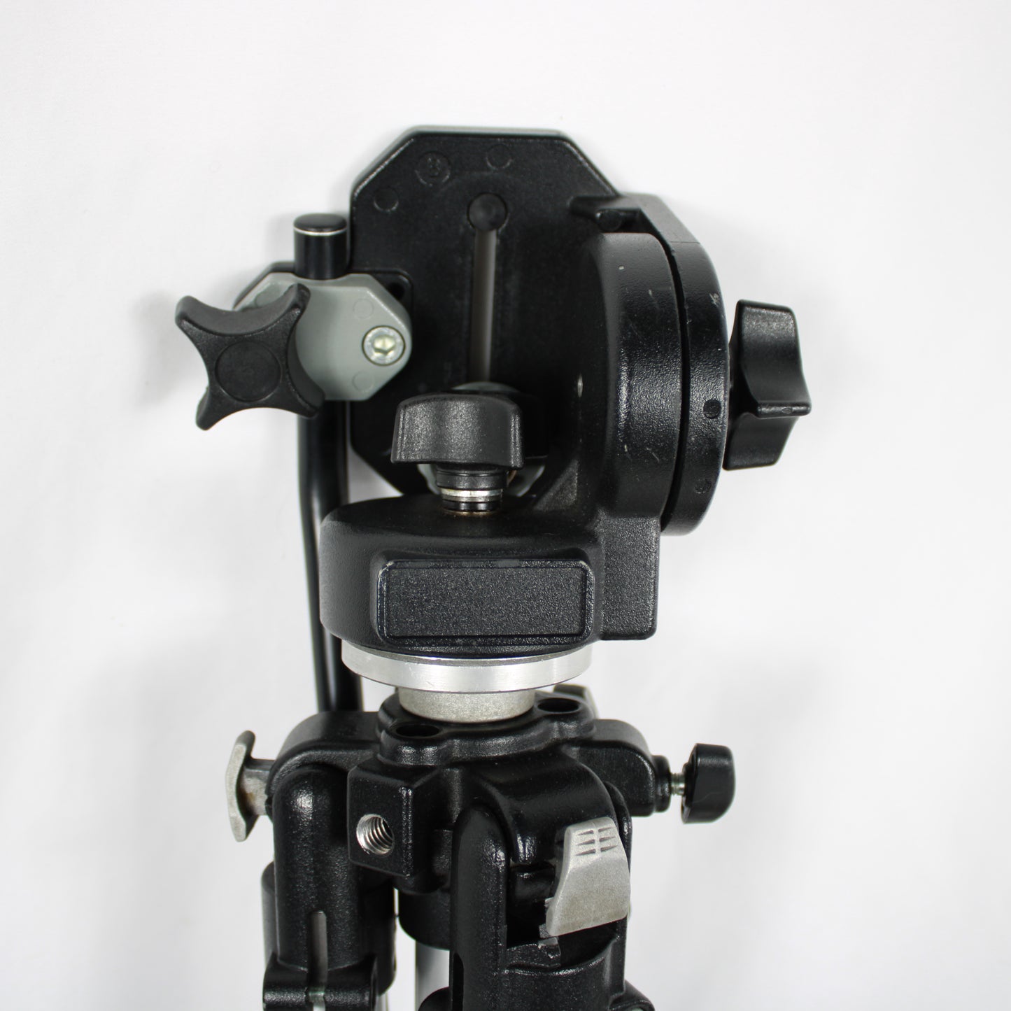 Manfrotto Art 190 Professional Tripod with #128LP Fluid Head & Carrying Case
