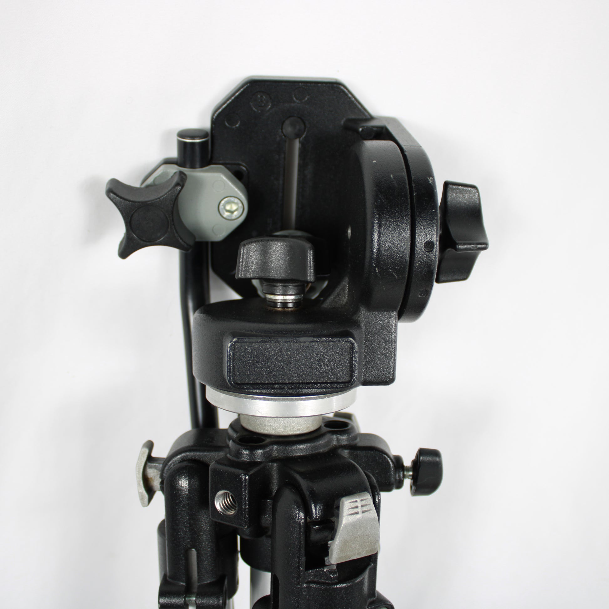 Manfrotto Art 190 Professional Tripod with #128LP Fluid Head & Carrying Case