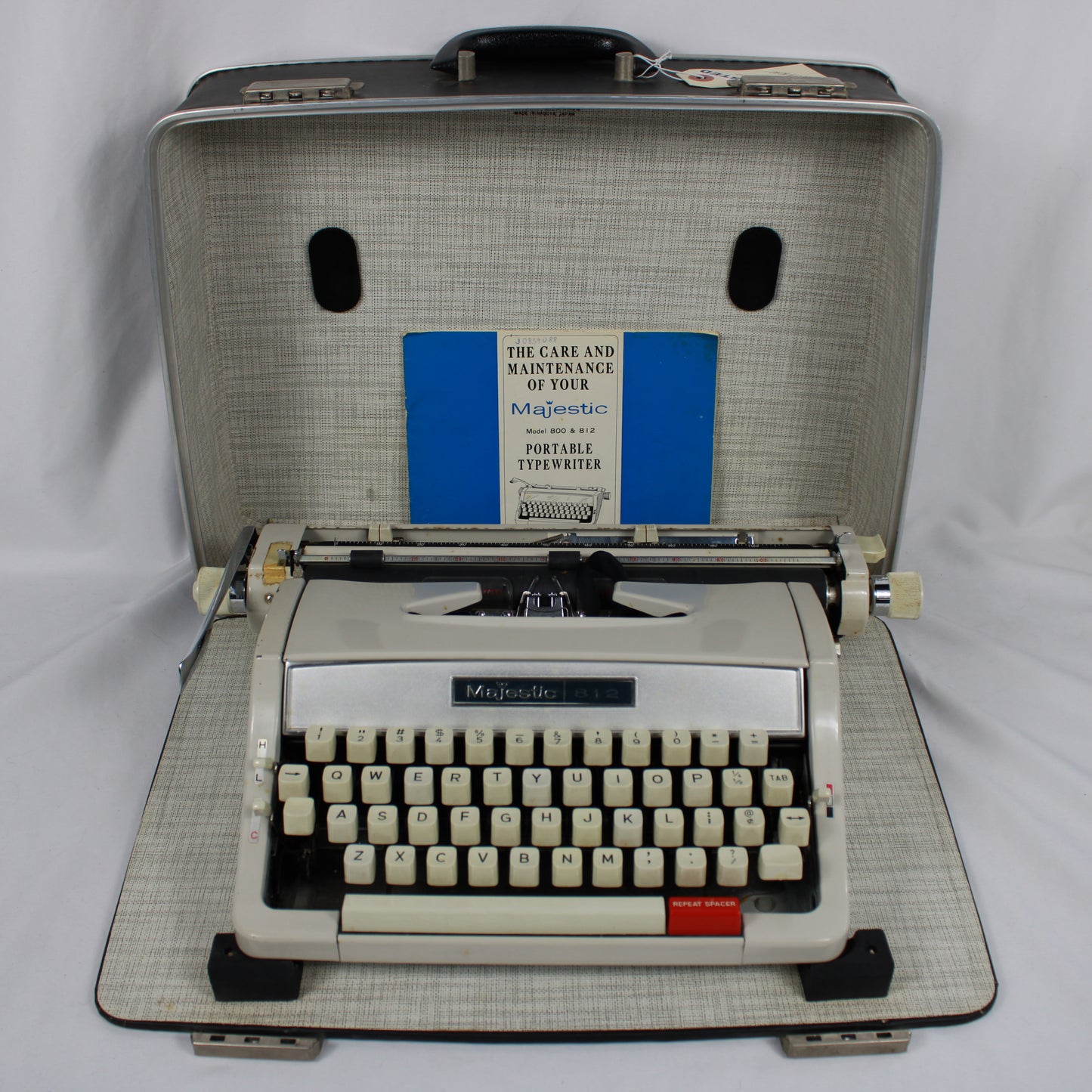 Majestic 812 Portable Typewriter – Classic Brother Build with Case & Manual