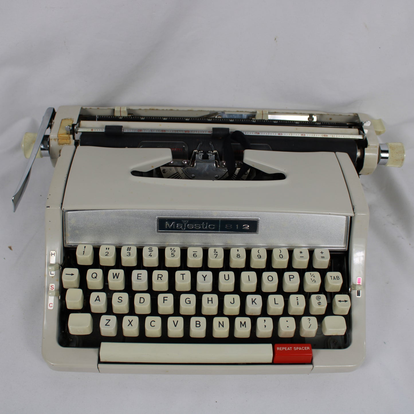 Majestic 812 Portable Typewriter – Classic Brother Build with Case & Manual