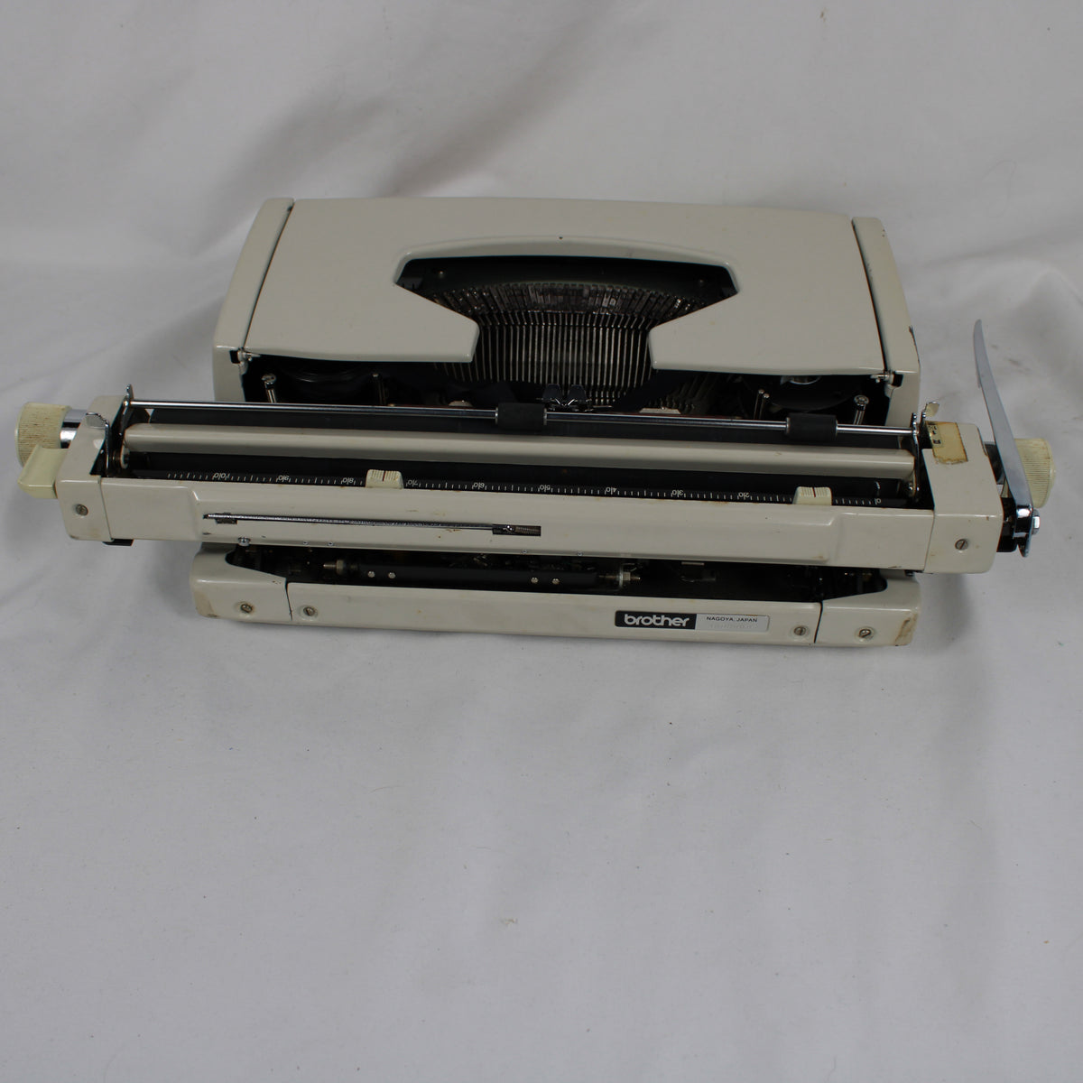 Majestic 812 Portable Typewriter – Classic Brother Build with Case & Manual