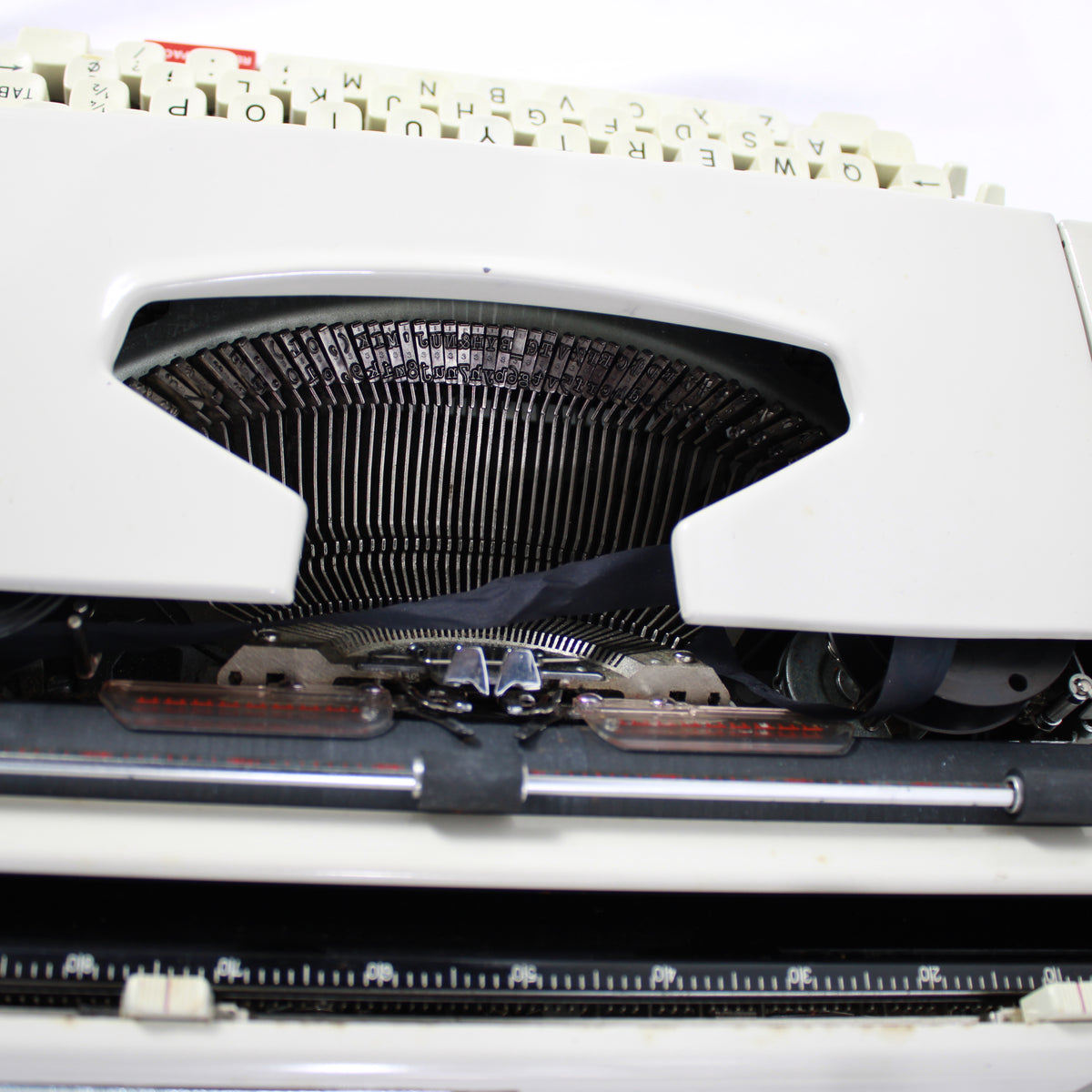 Majestic 812 Portable Typewriter – Classic Brother Build with Case & Manual