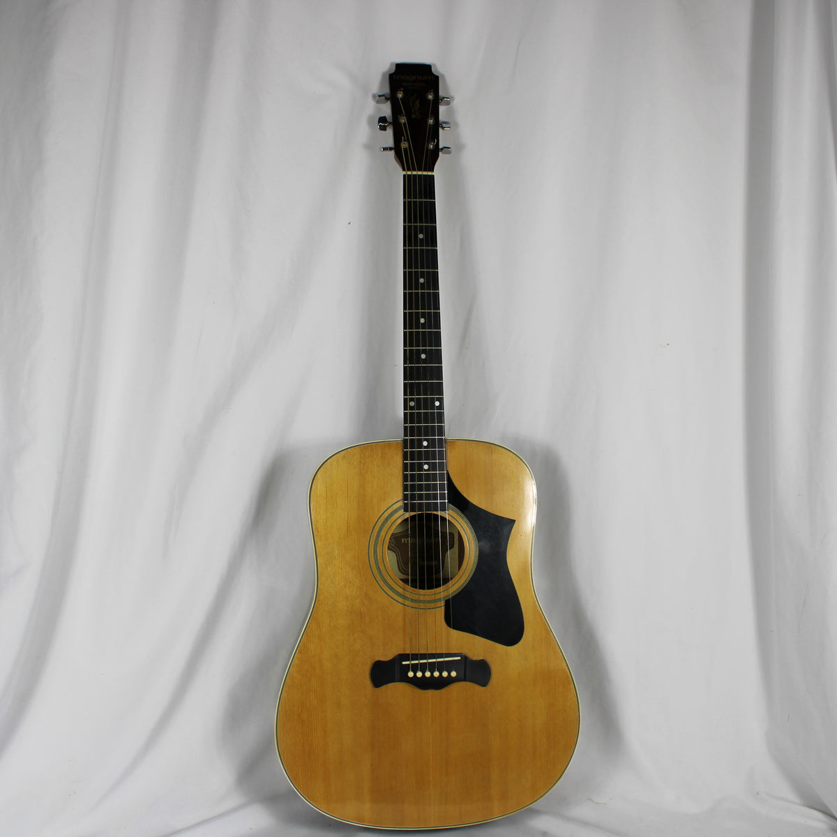 Magnum Handcrafted Acoustic Guitar with Hard Case