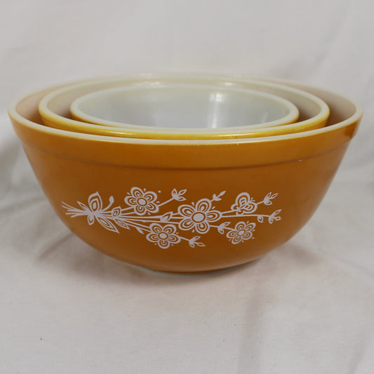 Pyrex Butterfly Gold Mixing Bowl Set of 3