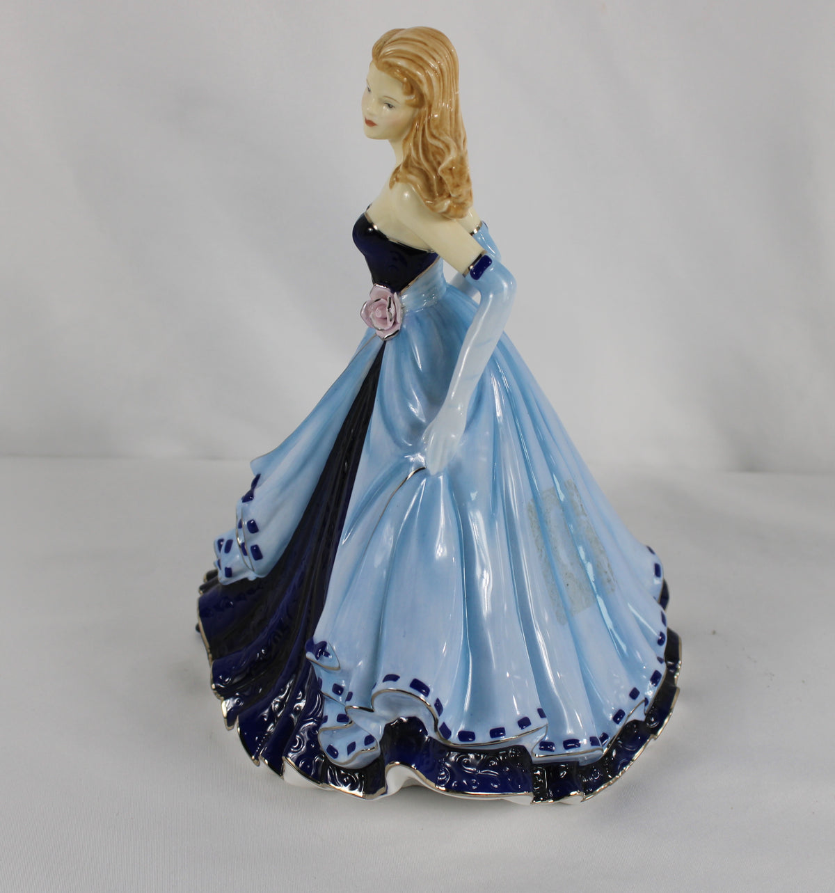 Royal Doulton Pretty Ladies "Best Wishes" Fine Bone China Figurine HN 5493