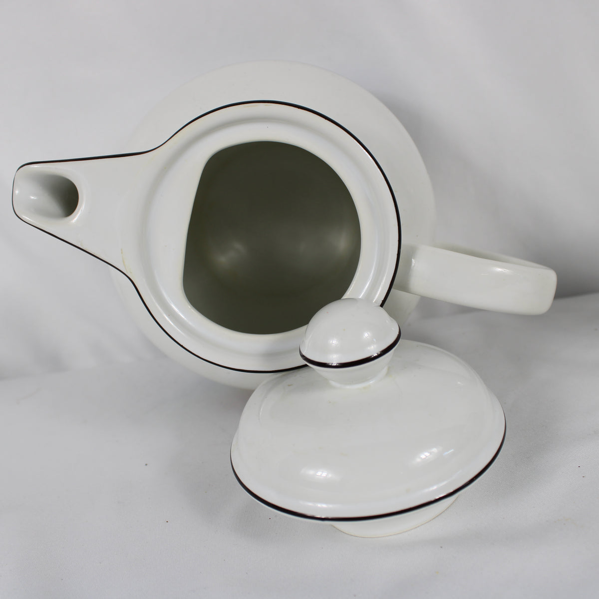 Villeroy & Boch Design Naïf Porcelain Teapot and Mug Set (3 Pieces)   