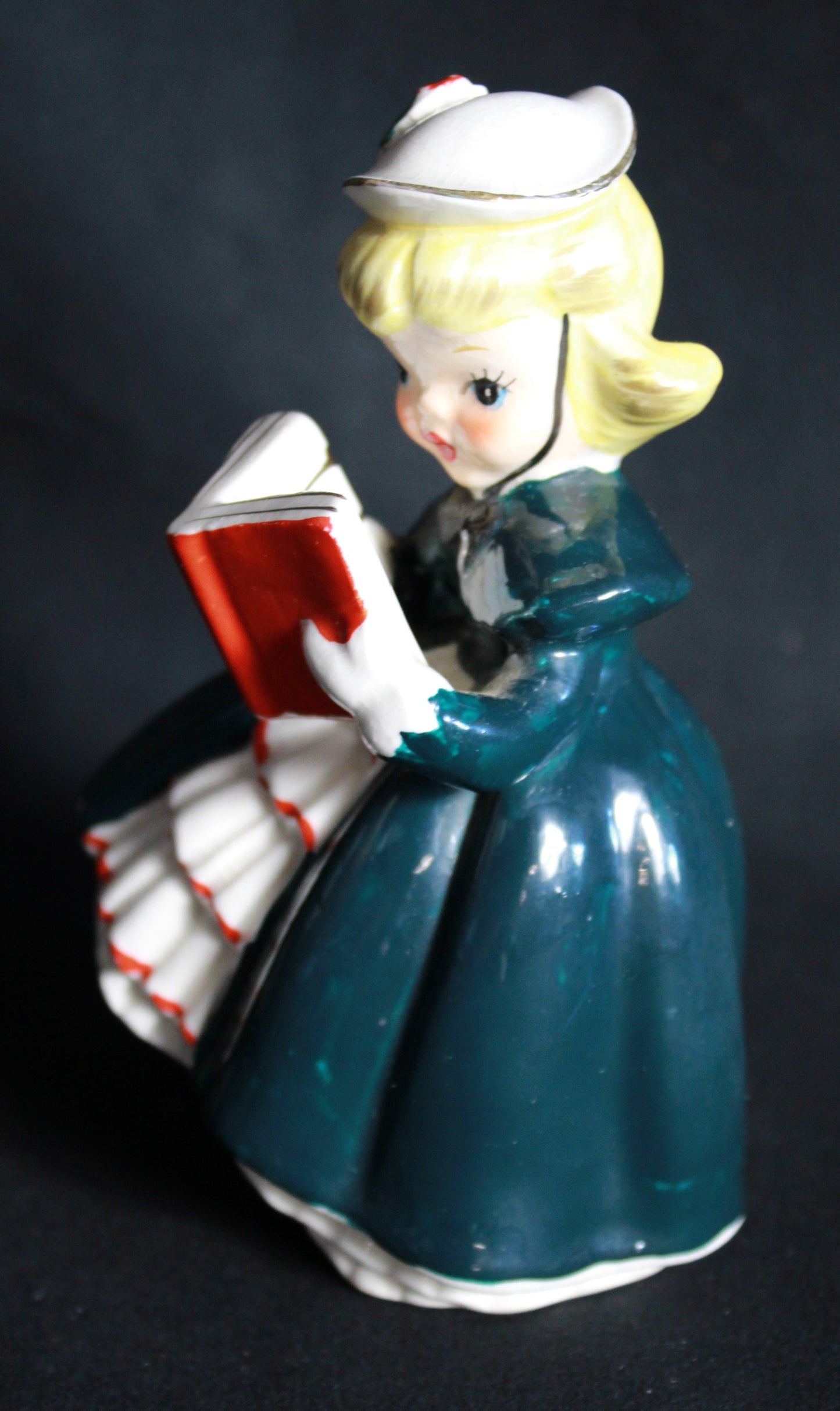 Enchanting 1950s Caroler Girl Figurine (AX1690 B)