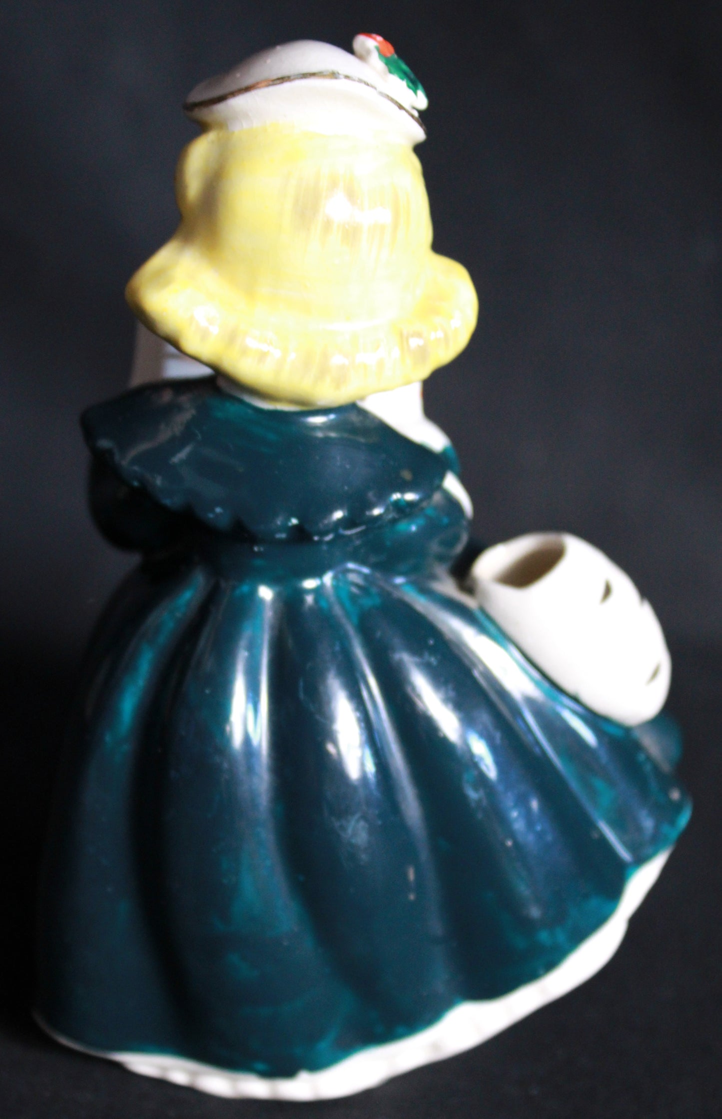 Enchanting 1950s Caroler Girl Figurine (AX1690 B)