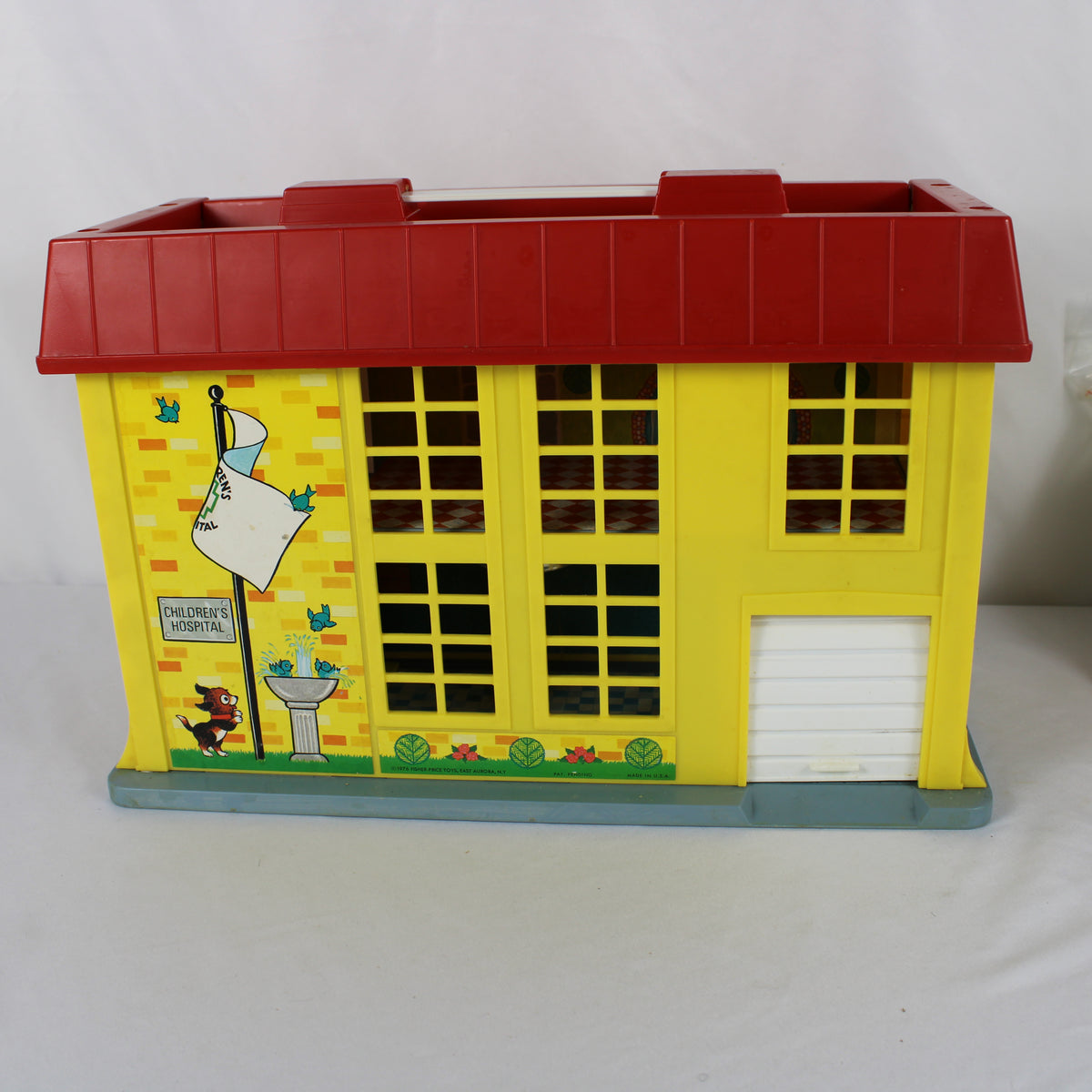 Vintage Fisher-Price Play Family Children's Hospital #931 Complete Set