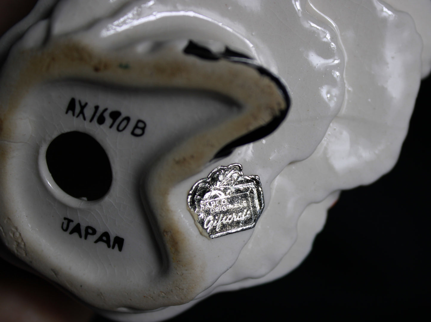 Enchanting 1950s Caroler Girl Figurine (AX1690 B)