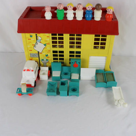Vintage Fisher-Price Play Family Children's Hospital #931 Complete Set