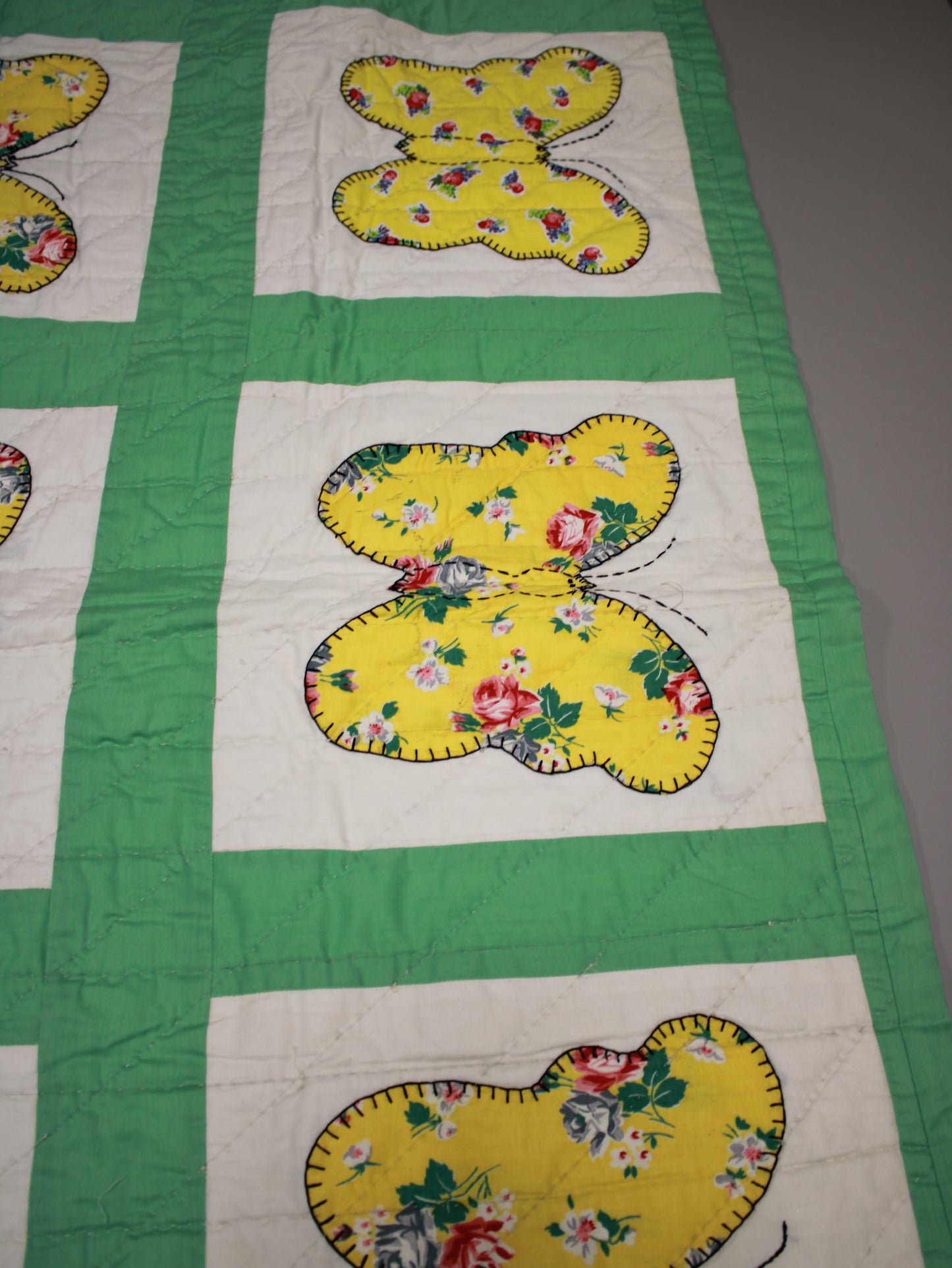 Vintage Hand-Stitched Butterfly Quilt - Twin/Single