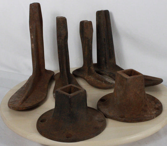 Vintage Industrial Charm: Antique Cast Iron Cobbler’s Set with Interchangeable Forms
