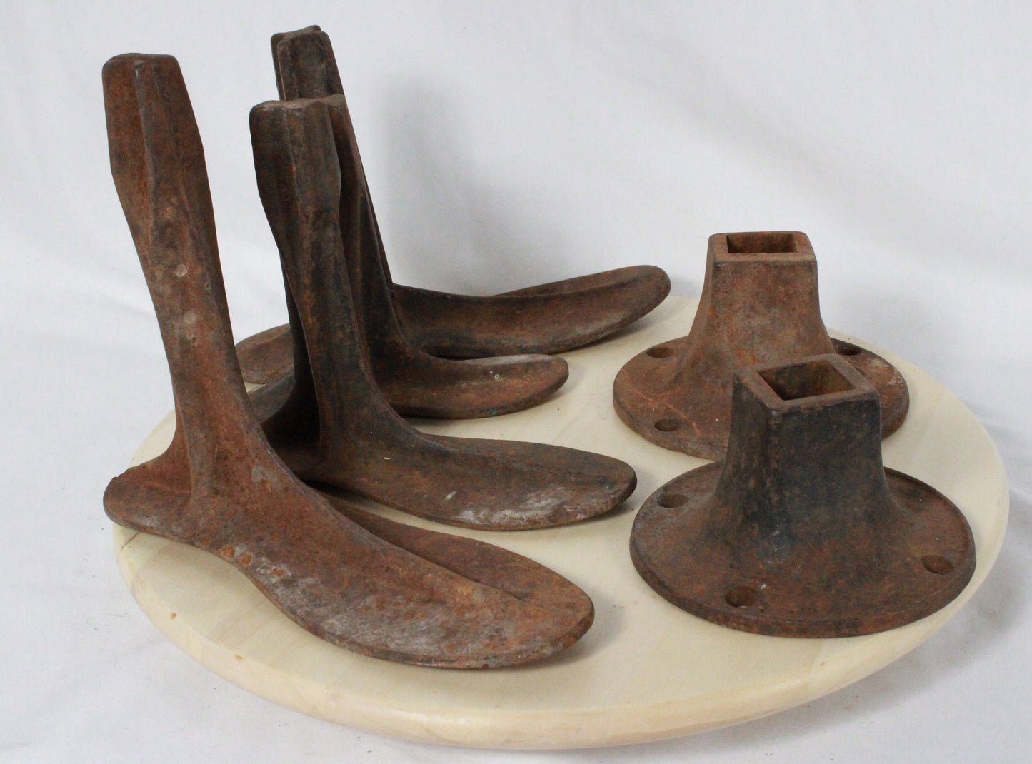 Vintage Industrial Charm: Antique Cast Iron Cobbler’s Set with Interchangeable Forms