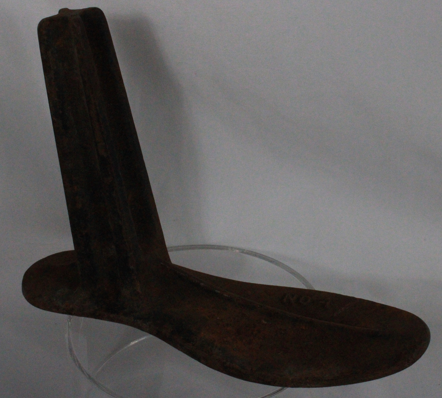 Vintage Industrial Charm: Antique Cast Iron Cobbler’s Set with Interchangeable Forms