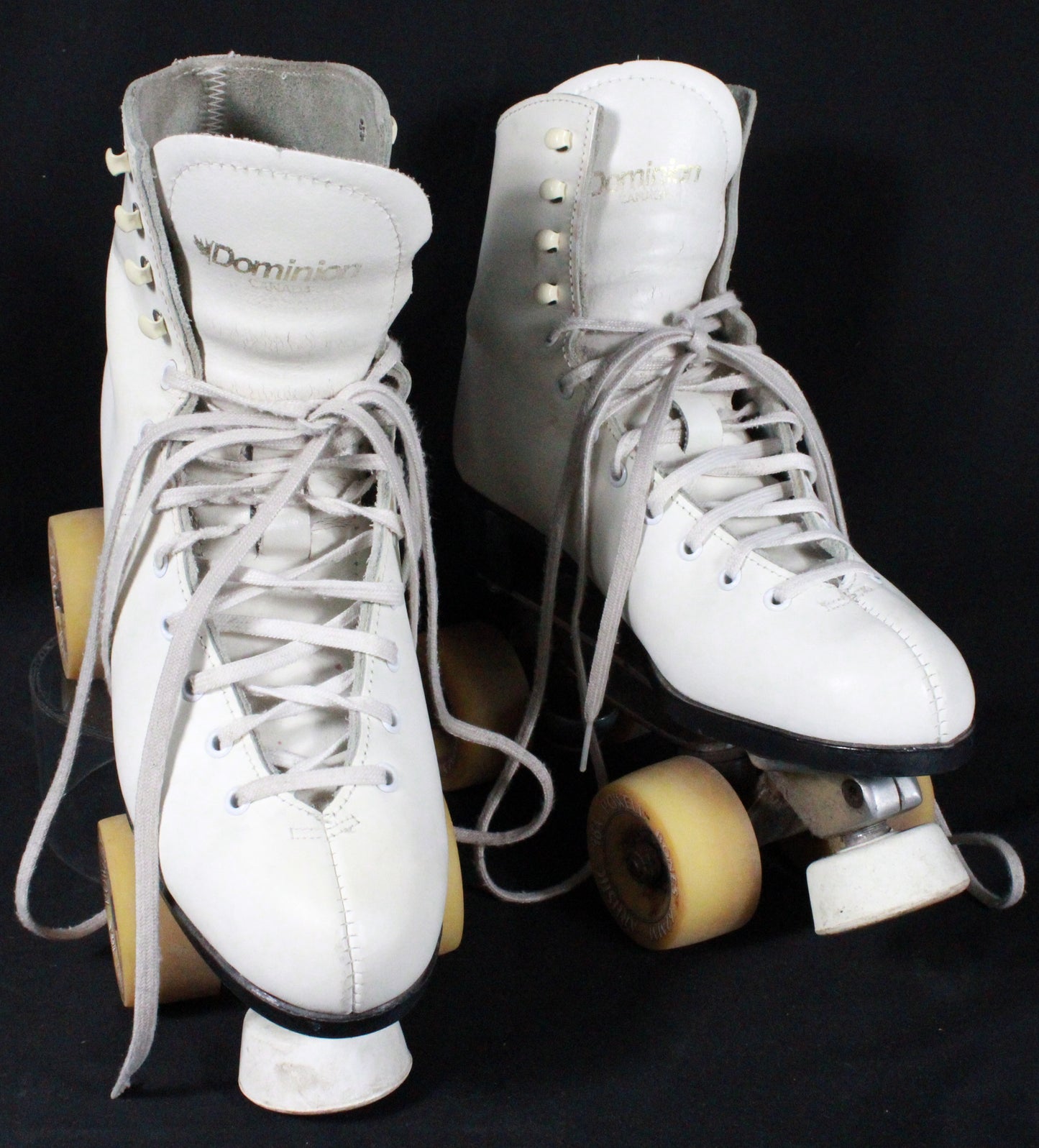 Dominion Canada White Leather Roller Skates