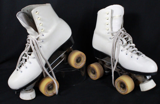 Dominion Canada White Leather Roller Skates