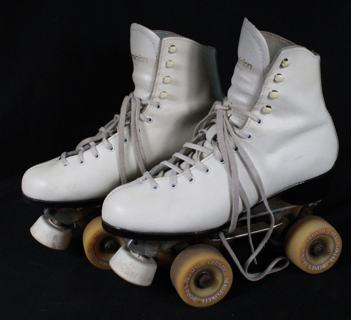 Dominion Canada White Leather Roller Skates
