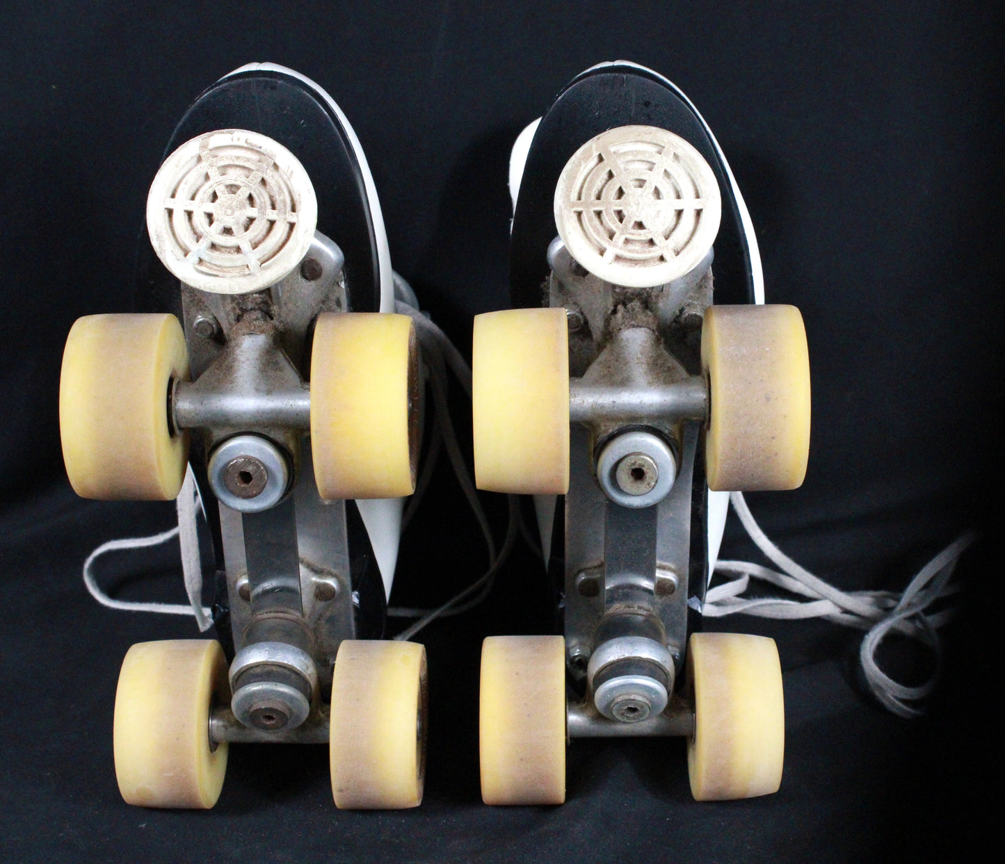 Dominion Canada White Leather Roller Skates