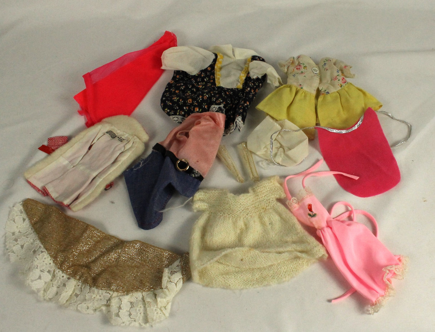 Vintage 1968 Barbie Doll with Assorted Clothes Lot & Purple Carrying Case