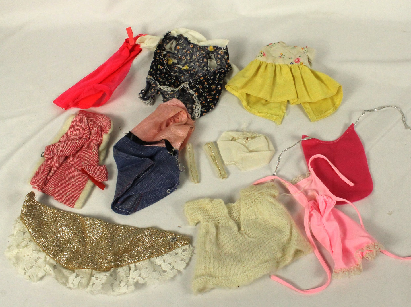 Vintage 1968 Barbie Doll with Assorted Clothes Lot & Purple Carrying Case
